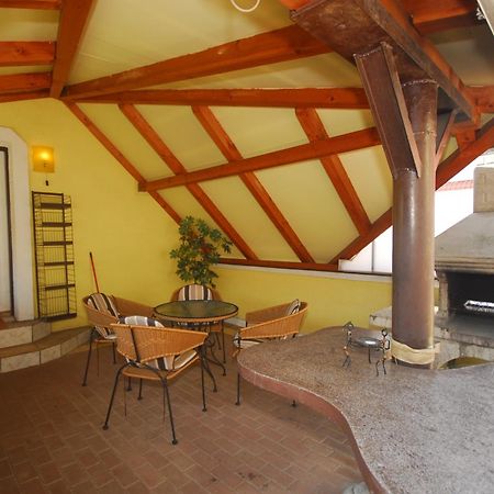 Apartman Elegant Besenova Luaran gambar