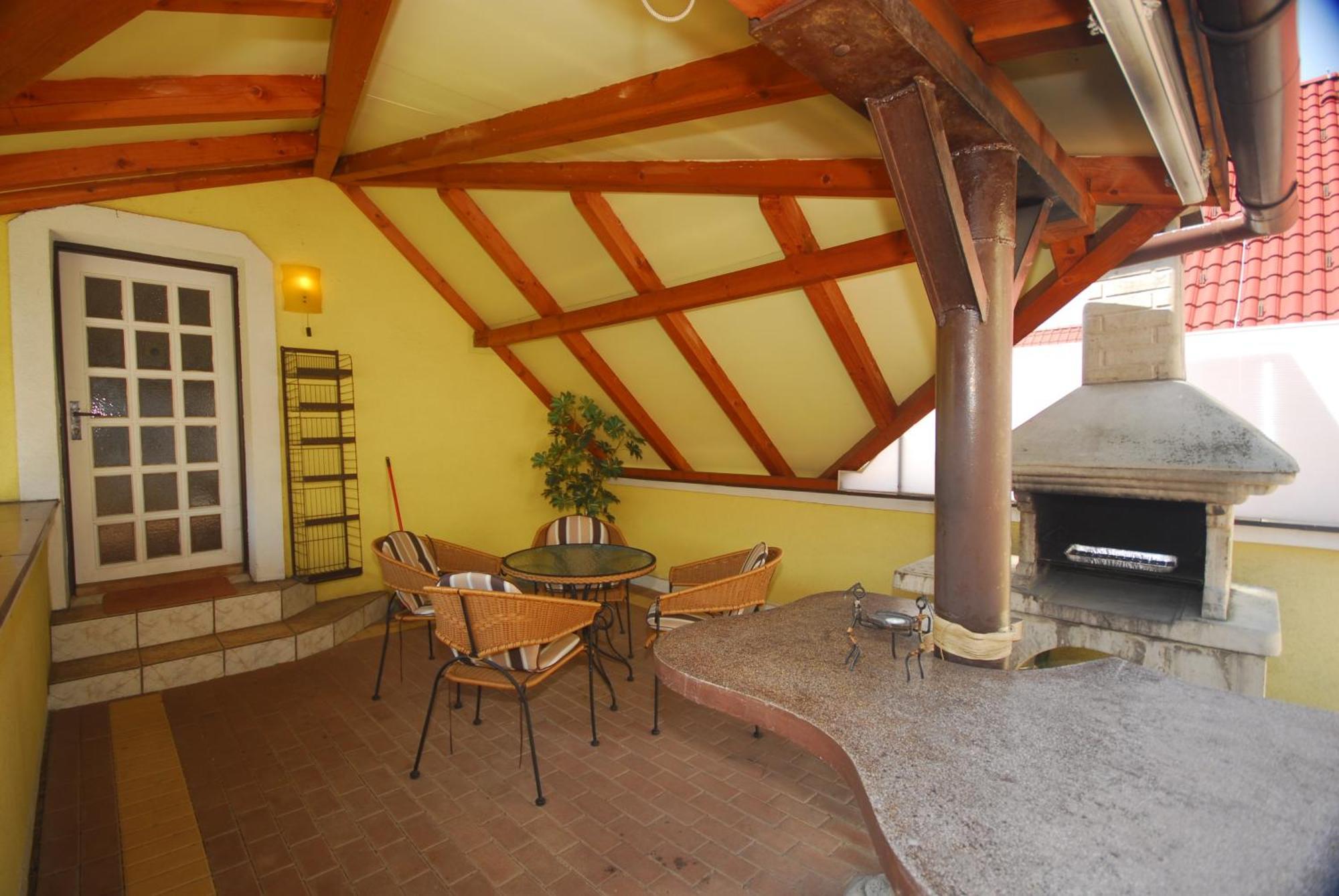 Apartman Elegant Besenova Luaran gambar