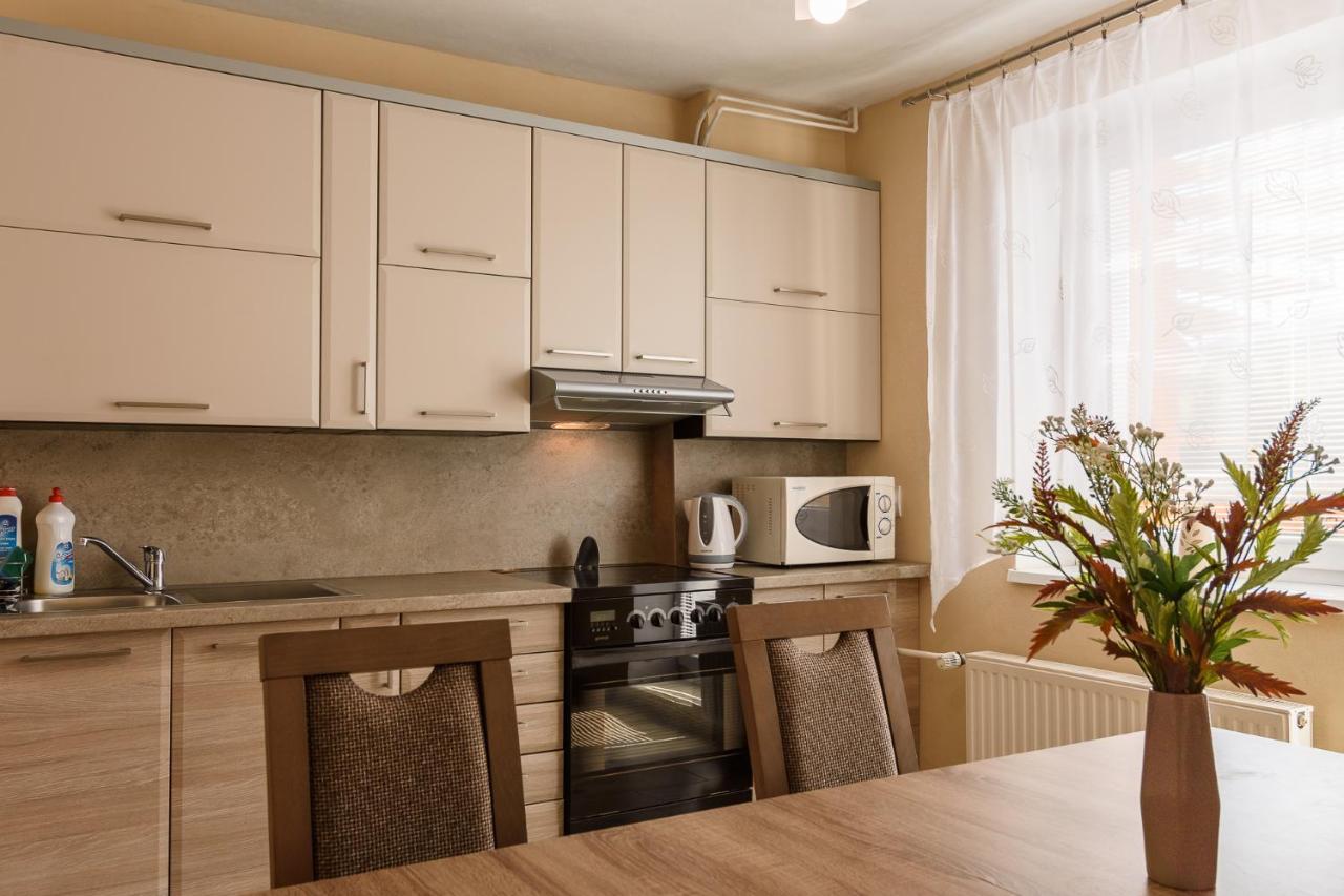 Apartman Elegant Besenova Luaran gambar